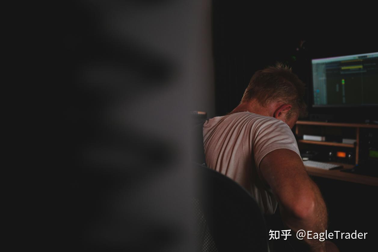 你不是在做交易,是在跟钱包赌气!别让小亏损演变成大回撤
